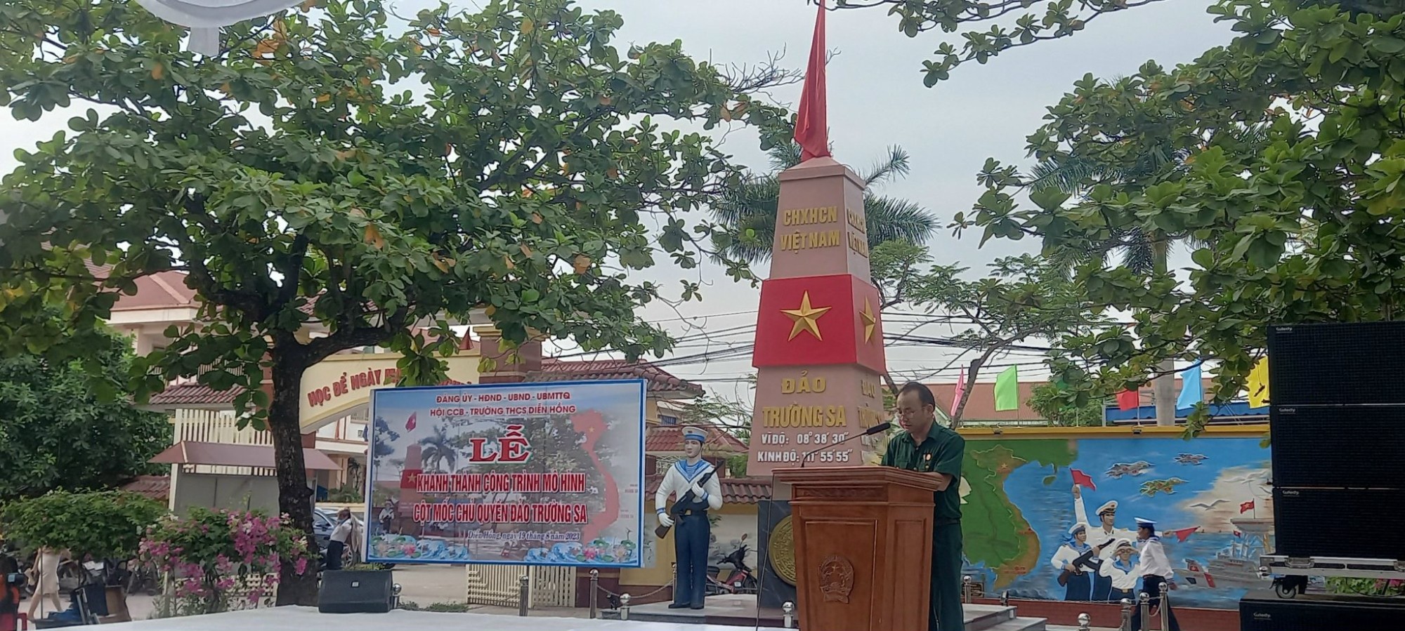 Ông Nguyễn Hồng Thanh - Chủ tịch Hội CCB xã Diễn Hồng phát biểu tại buổi lễ